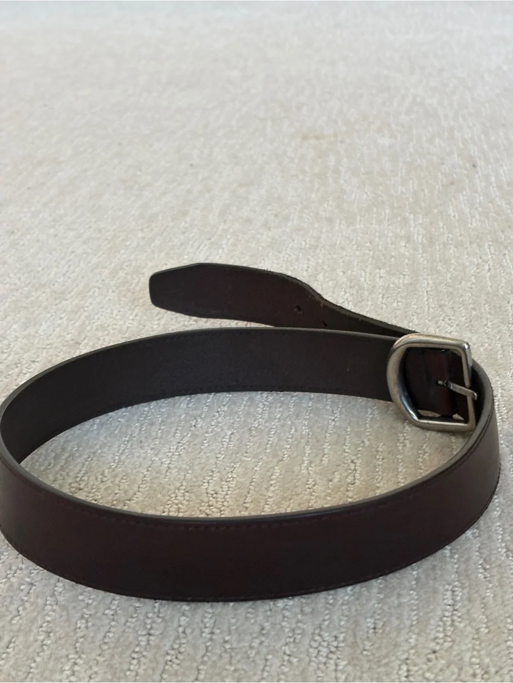 G.H. Bass & Co. Genuine Brown Leather Belt Size Small Solid Brass Buckle